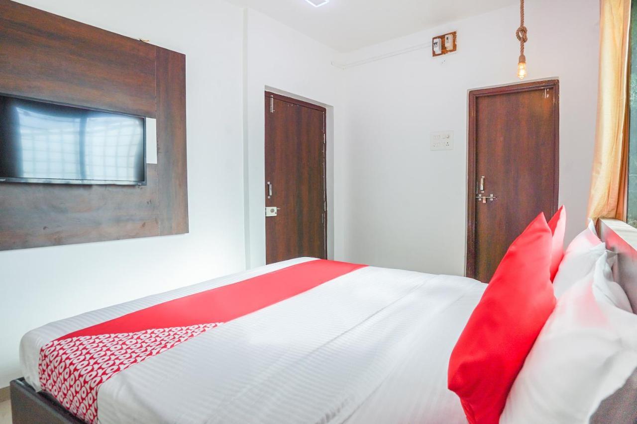 Oyo Flagship 70264 Hotel Vrindavan Mangvadi Eksteriør billede