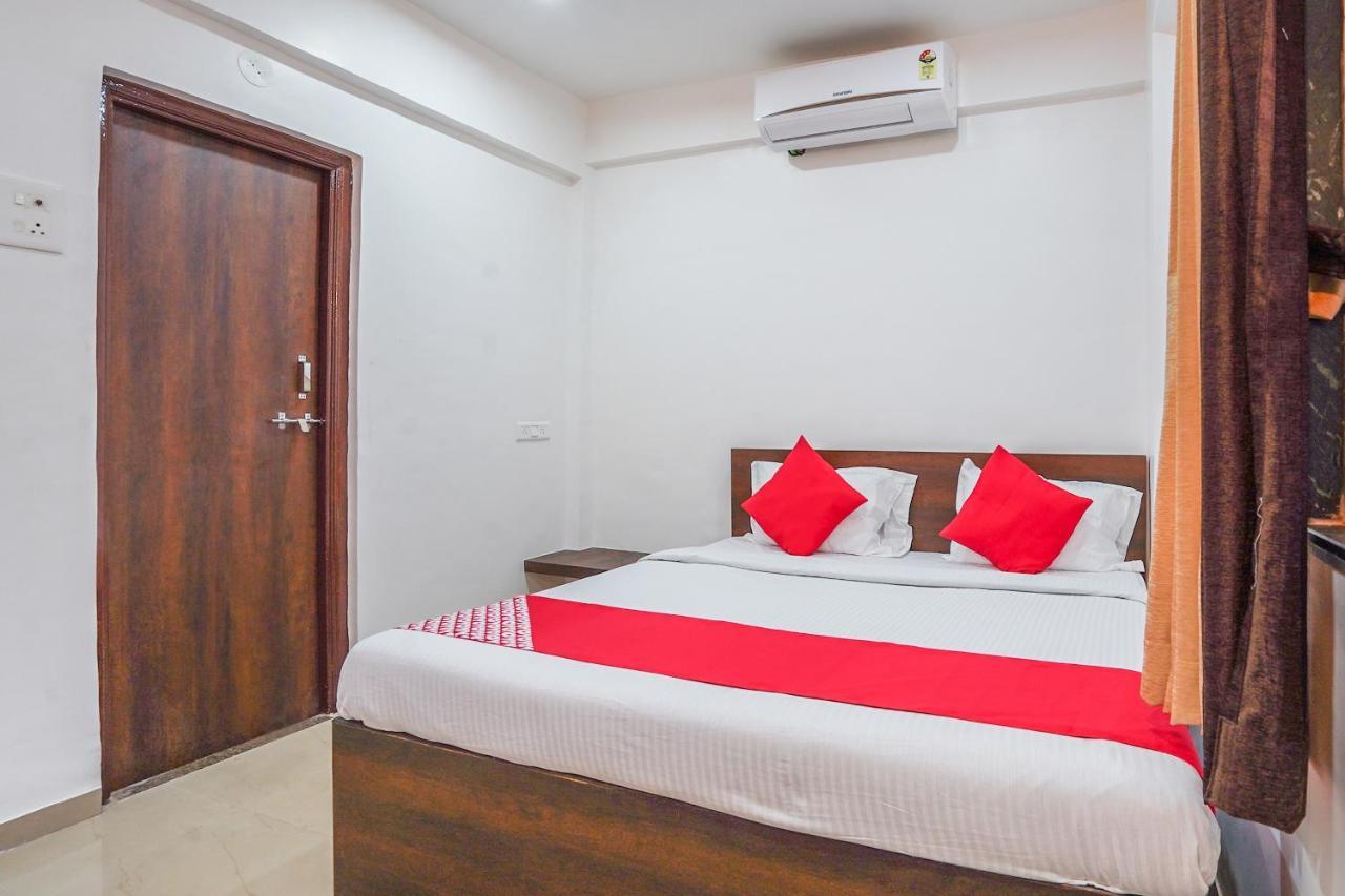 Oyo Flagship 70264 Hotel Vrindavan Mangvadi Eksteriør billede
