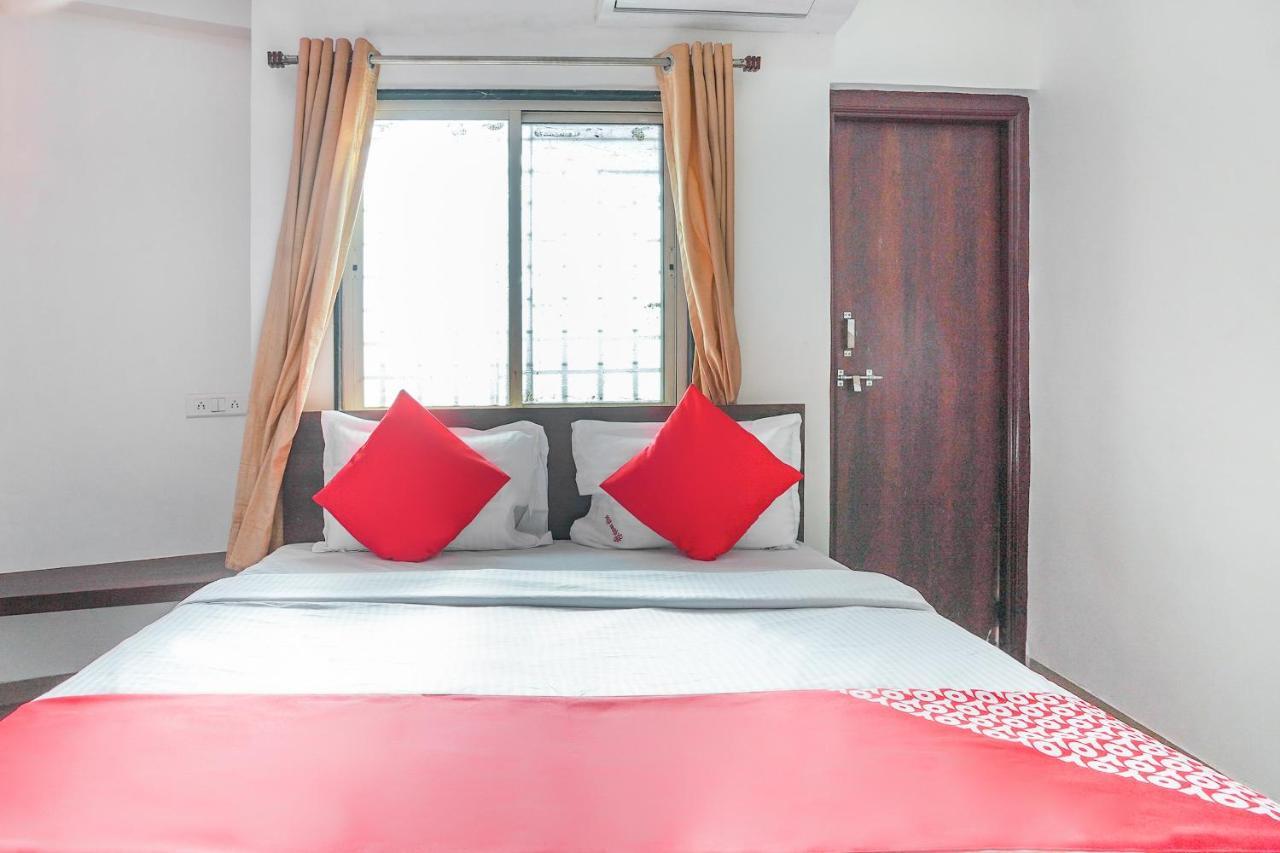 Oyo Flagship 70264 Hotel Vrindavan Mangvadi Eksteriør billede